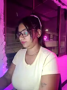 Snapshot of Sofythom1 chatting on 12-05-24, 12:30 Sofythom1 online show from 12-05-24, 12:30