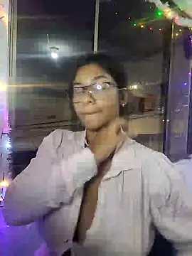 Snapshot of Sofythom1 chatting on 12-05-24, 11:18 Sofythom1 online show from 12-05-24, 11:18