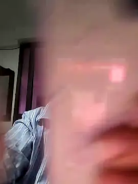 Snapshot of Sofythom1 chatting on 12-22-24, 01:23 Sofythom1 online show from 12-22-24, 01:23