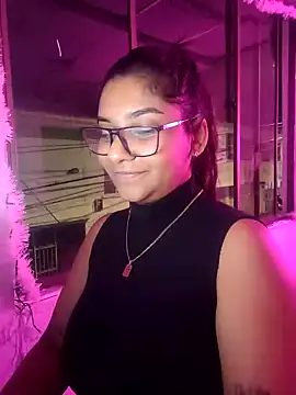 Snapshot of Sofythom1 chatting on 01-02-25, 11:27 Sofythom1 online show from 01-02-25, 11:27