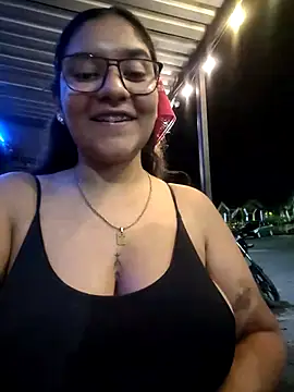 Snapshot of Sofythom1 chatting on 02-05-25, 04:06 Sofythom1 online show from 02-05-25, 04:06