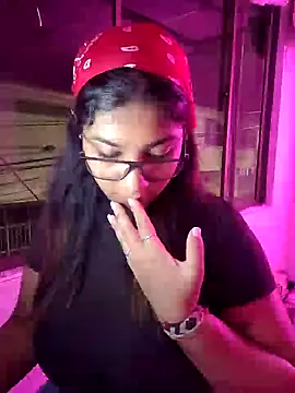 Snapshot of Sofythom1 chatting on 02-08-25, 02:26 Sofythom1 online show from 02-08-25, 02:26