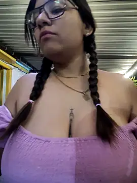 Snapshot of Sofythom1 chatting on 02-28-25, 02:42 Sofythom1 online show from 02-28-25, 02:42