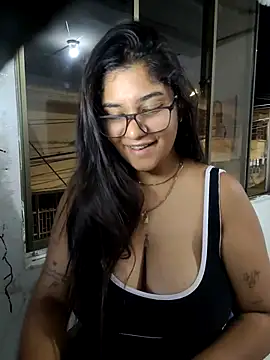 Snapshot of Sofythom1 chatting on 03-09-25, 01:04 Sofythom1 online show from 03-09-25, 01:04