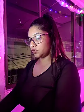 Snapshot of Sofythom1 chatting on 03-13-25, 04:05 Sofythom1 online show from 03-13-25, 04:05