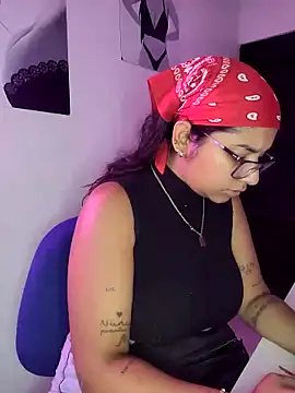 Snapshot of Sofythom1 chatting on 03-22-25, 11:31 Sofythom1 online show from 03-22-25, 11:31