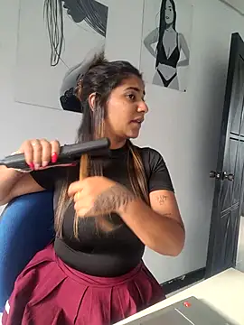 Snapshot of Sofythom1 chatting on 10-18-25, 09:37 Sofythom1 online show from 10-18-25, 09:37