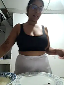 Snapshot of Sofythom1 chatting on 06-26-26, 01:54 Sofythom1 online show from 06-26-26, 01:54