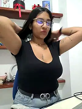 Snapshot of Sofythom1 chatting on 07-19-26, 03:21 Sofythom1 online show from 07-19-26, 03:21