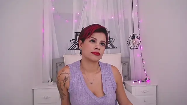 Snapshot of MarianaSanz chatting on 12-07-24, 05:31 MarianaSanz online show from 12-07-24, 05:31