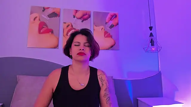 Snapshot of MarianaSanz chatting on 02-06-26, 01:36 MarianaSanz online show from 02-06-26, 01:36