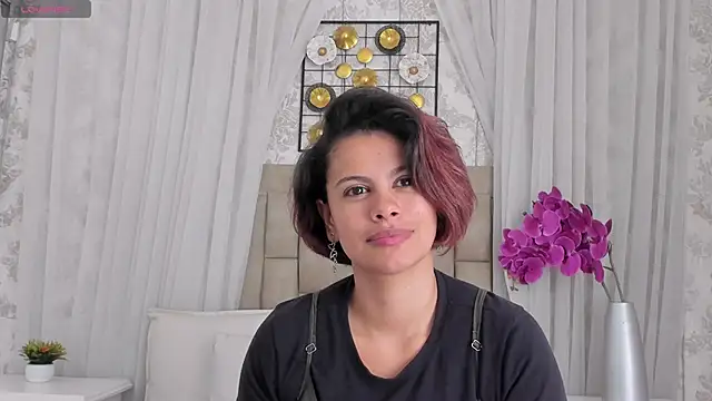 Snapshot of MarianaSanz chatting on 02-16-26, 02:02 MarianaSanz online show from 02-16-26, 02:02