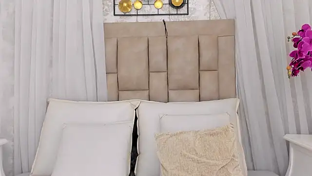 Snapshot of MarianaSanz chatting on 02-17-26, 01:07 MarianaSanz online show from 02-17-26, 01:07