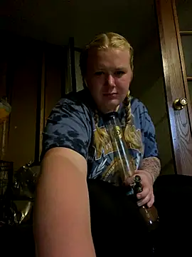 Snapshot of Thick_mommas69 chatting on 09-23-25, 08:34 Thick mommas69 online show from 09-23-25, 08:34