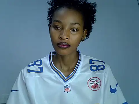 Snapshot of cute-alexis chatting on 09-19-25, 05:42 cute-alexis online show from 09-19-25, 05:42