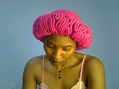 Snapshot of cute-alexis chatting on 11-23-25, 01:16 cute-alexis online show from 11-23-25, 01:16