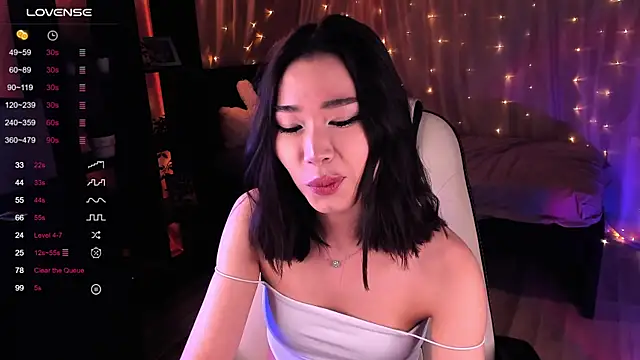 Snapshot of sensualily chatting on 12-15-24, 08:25 sensualily online show from 12-15-24, 08:25