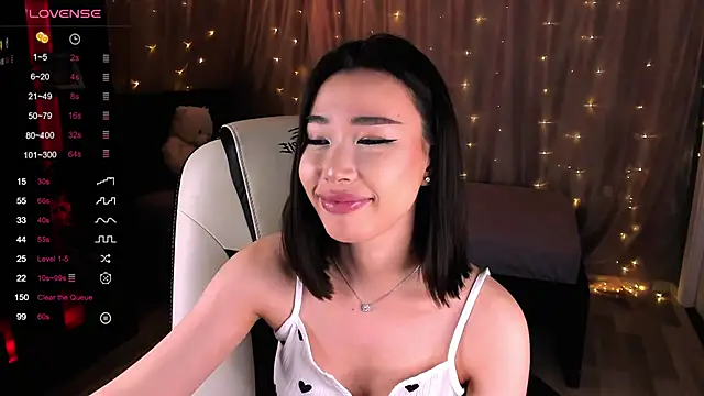 Snapshot of sensualily chatting on 02-06-25, 09:06 sensualily online show from 02-06-25, 09:06