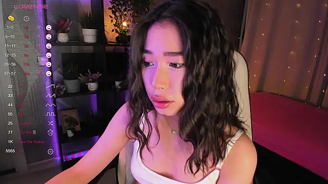 Snapshot of sensualily chatting on 09-18-25, 03:58 sensualily online show from 09-18-25, 03:58