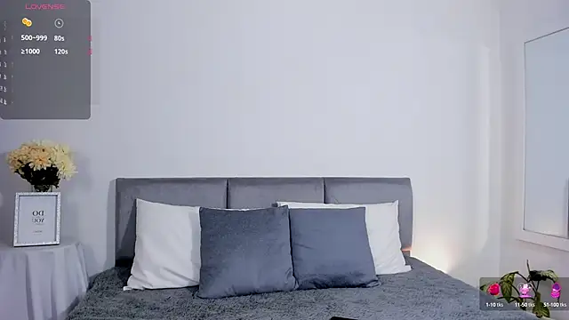 Snapshot of Hannaos chatting on 10-16-25, 11:22 Hannaos online show from 10-16-25, 11:22