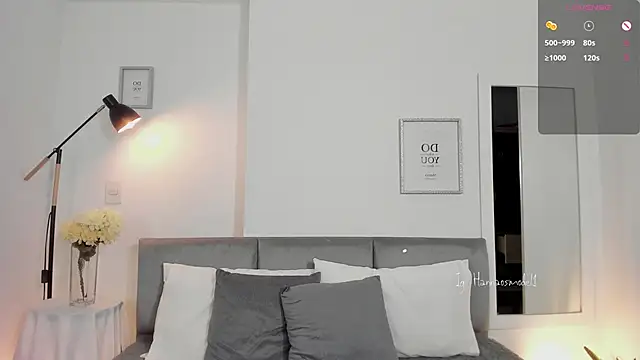 Snapshot of Hannaos chatting on 11-24-25, 11:10 Hannaos online show from 11-24-25, 11:10