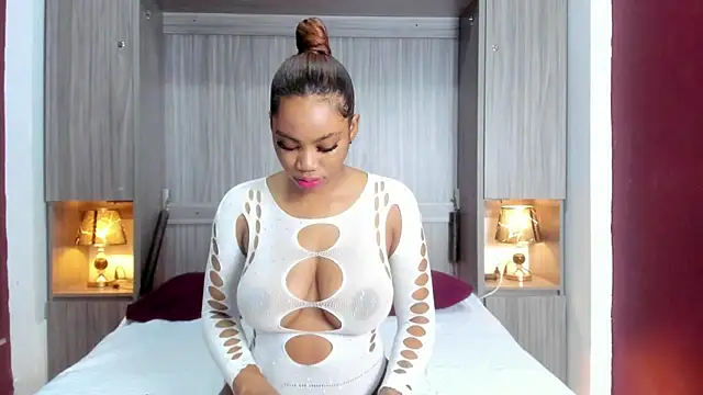 Snapshot of KendallRosse1 chatting on 03-18-25, 11:52 KendallRosse1 online show from 03-18-25, 11:52