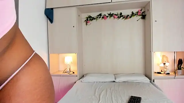 KendallRosse1 online show from 06-17-26, 12:29