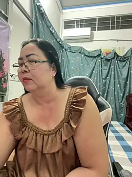 Snapshot of NDith chatting on 07-24-26, 10:52 NDith online show from 07-24-26, 10:52