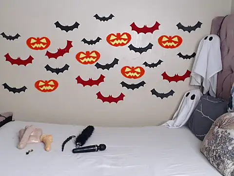 Snapshot of Pendo_ chatting on 10-28-25, 02:31 Pendo online show from 10-28-25, 02:31