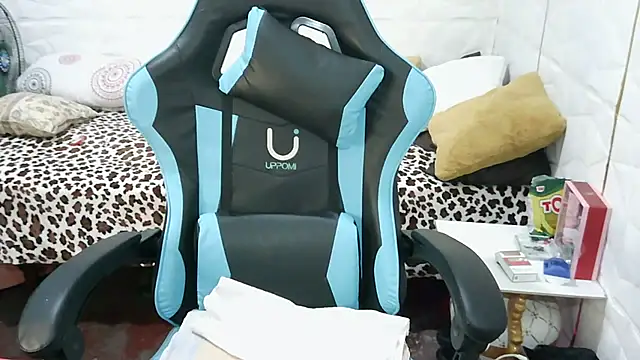 Snapshot of Mendoza_Amaranata chatting on 01-02-25, 06:56 Mendoza Amaranata online show from 01-02-25, 06:56