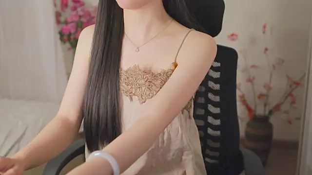 Snapshot of sinnn chatting on 12-17-25, 04:24 sinnn online show from 12-17-25, 04:24