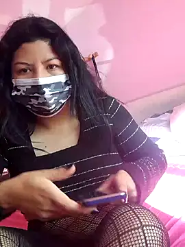 Snapshot of katymojadit chatting on 01-13-25, 01:06 katymojadit online show from 01-13-25, 01:06