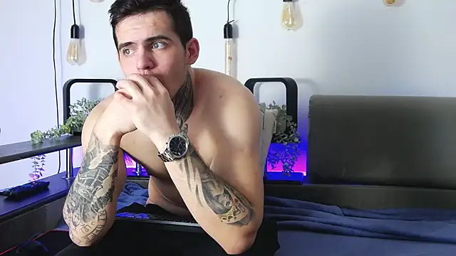 Snapshot of CarterCole chatting on 01-18-25, 07:28 CarterCole online show from 01-18-25, 07:28