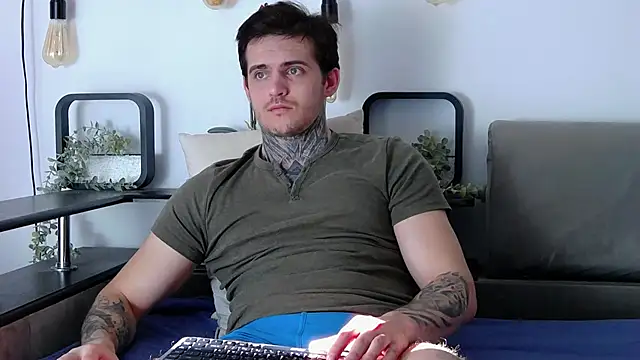 Snapshot of CarterCole chatting on 03-09-25, 11:47 CarterCole online show from 03-09-25, 11:47