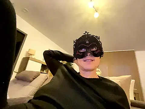 Snapshot of Marilou1983 chatting on 01-19-26, 04:33 Marilou1983 online show from 01-19-26, 04:33