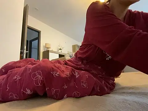 Marilou1983 online show from 05-19-26, 04:57