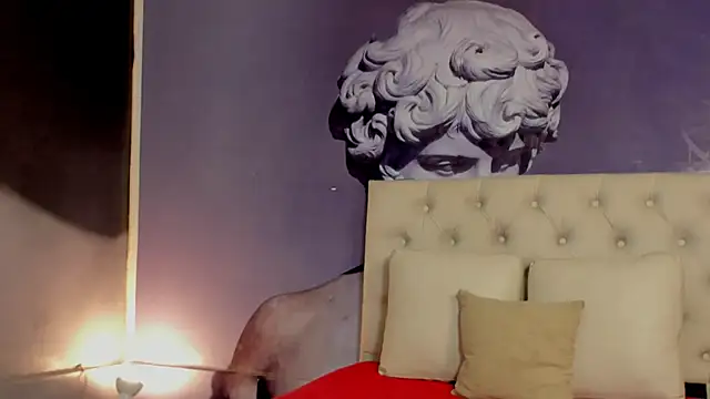 Snapshot of lola_red95 chatting on 12-13-24, 02:49 lola red95 online show from 12-13-24, 02:49