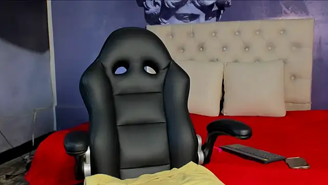 Snapshot of lola_red95 chatting on 02-15-25, 07:39 lola red95 online show from 02-15-25, 07:39