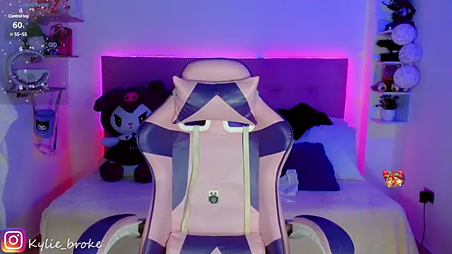 Kylie brokee online show from 01-06-25, 03:09