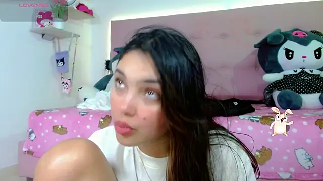 Snapshot of Kylie_brokee chatting on 03-03-25, 03:08 Kylie brokee online show from 03-03-25, 03:08