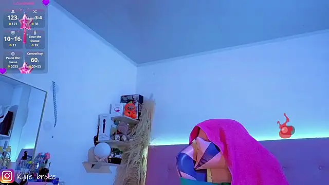 Kylie brokee online show from 04-24-26, 10:12