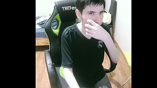 Snapshot of Twink_martinboy chatting on 12-23-24, 01:08 Twink martinboy online show from 12-23-24, 01:08