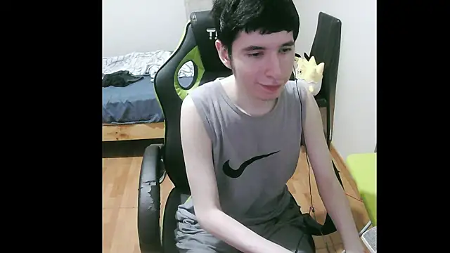 Snapshot of Twink_martinboy chatting on 01-08-25, 01:11 Twink martinboy online show from 01-08-25, 01:11