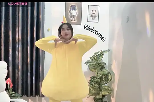 Snapshot of _Aimy_ chatting on 02-25-25, 06:31 Aimy online show from 02-25-25, 06:31