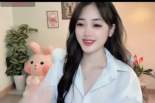 Snapshot of _Aimy_ chatting on 10-22-25, 04:02 Aimy online show from 10-22-25, 04:02