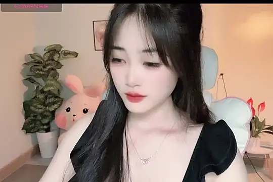 Snapshot of _Aimy_ chatting on 10-26-25, 04:24 Aimy online show from 10-26-25, 04:24