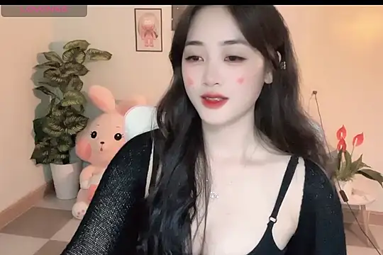 Snapshot of _Aimy_ chatting on 10-28-25, 04:42 Aimy online show from 10-28-25, 04:42