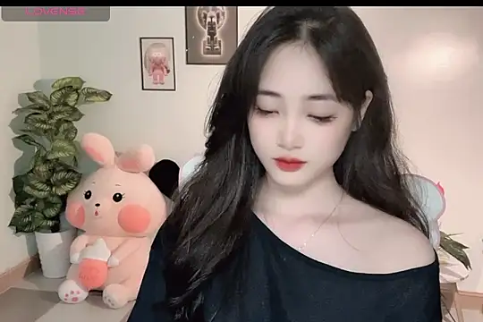 Snapshot of _Aimy_ chatting on 10-31-25, 05:25 Aimy online show from 10-31-25, 05:25