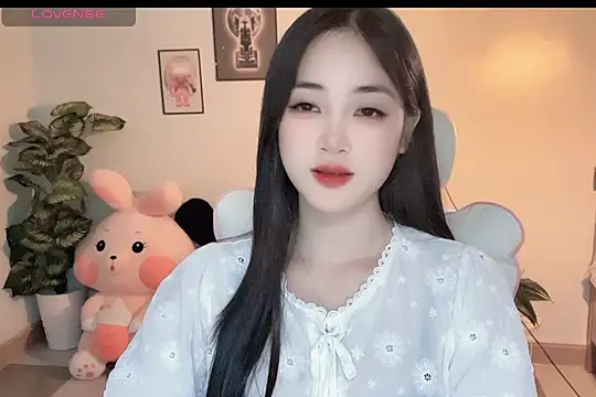 Snapshot of _Aimy_ chatting on 11-07-25, 03:34 Aimy online show from 11-07-25, 03:34