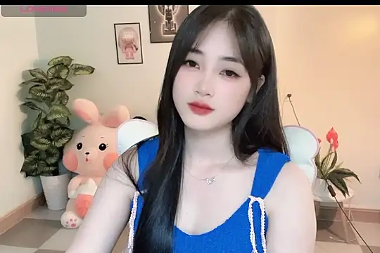 Snapshot of _Aimy_ chatting on 11-11-25, 05:18 Aimy online show from 11-11-25, 05:18